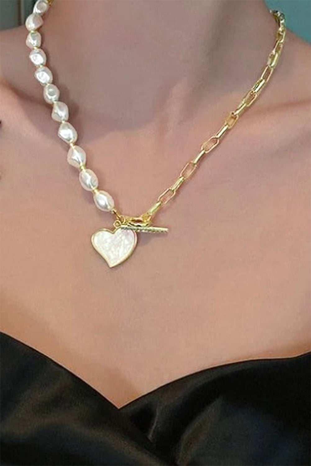 Gold Heart Shape Pendant Rhinestone Pearl Chain Necklace - HieuLuxe