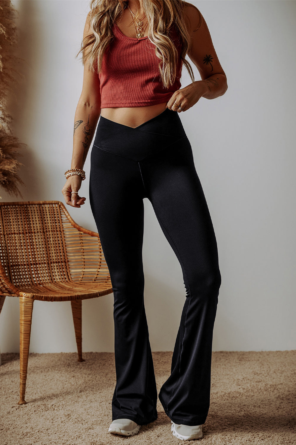 Black V Shape High Waist Flared Leggings - HieuLuxe