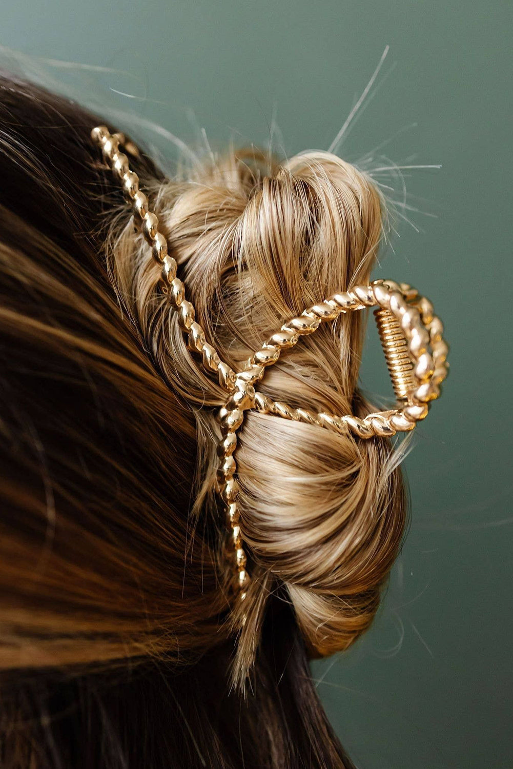 Gold Twist Loop Large Hair Claw Clip - HieuLuxe